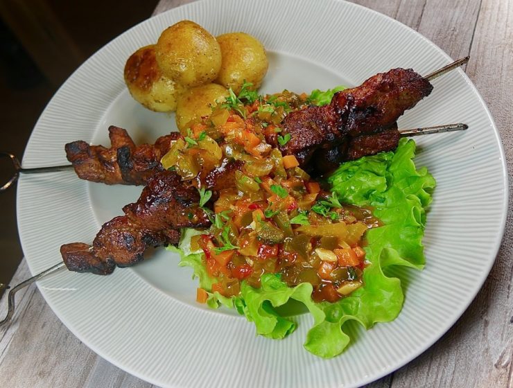 Asiatiska marinerade grillspett av fläskkarré med SofrittoRagu